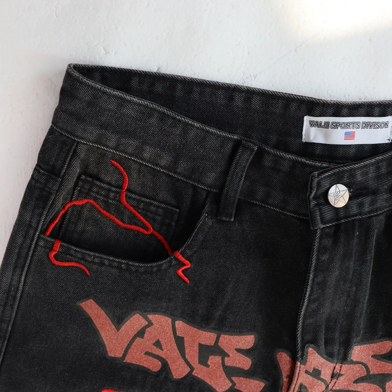 Embroidered Graphic Loose-Fit Denim Shorts D11012184 — view 5