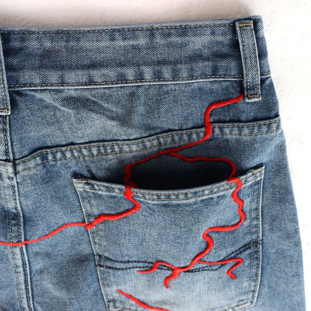 Embroidered Graphic Loose-Fit Denim Shorts D11012184 — view 6