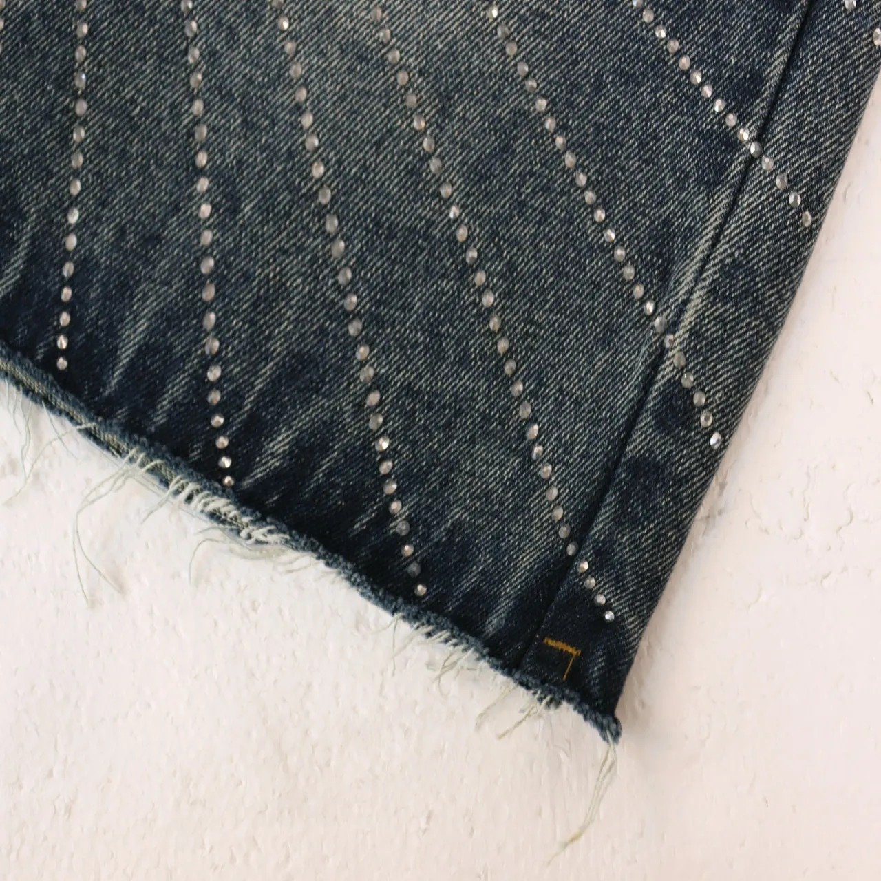 Rhinestone-Embellished Washed Denim Shorts D12512171 — view 4