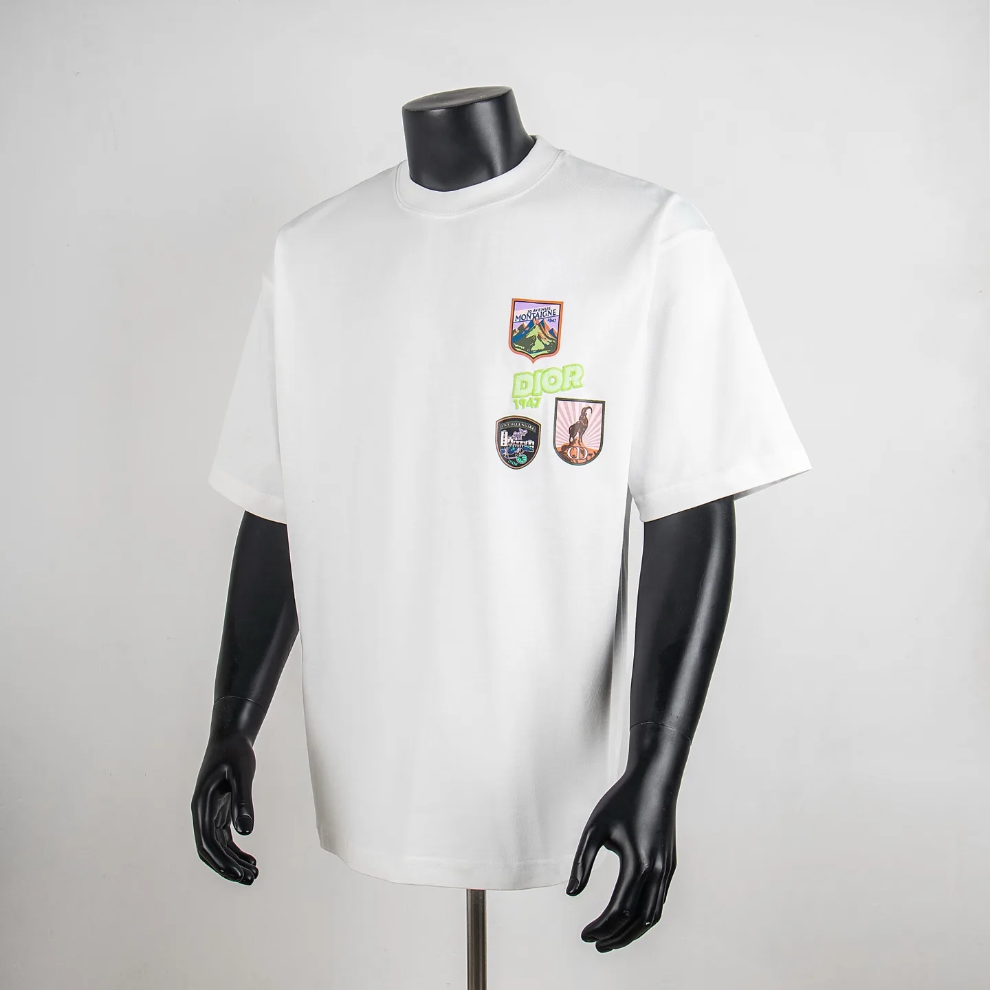 Lifestyle Multi-Patch Embroidered T-Shirt D11912723