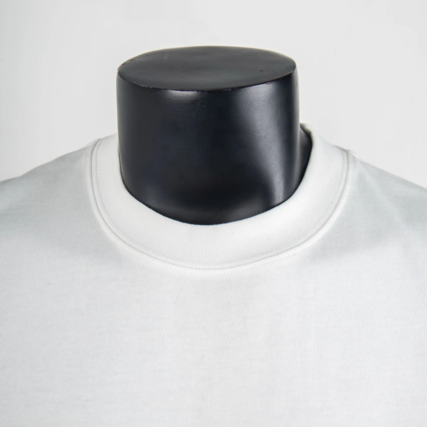 Lifestyle Multi-Patch Embroidered T-Shirt D11912723 — view 3