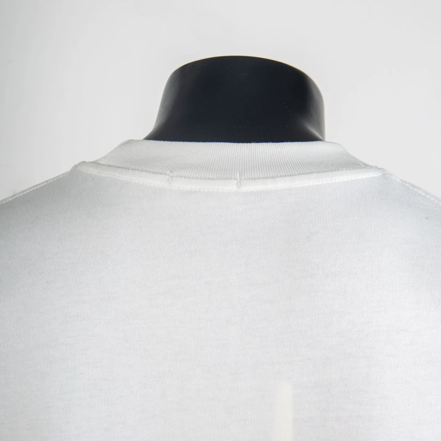 Lifestyle Multi-Patch Embroidered T-Shirt D11912723 — view 4