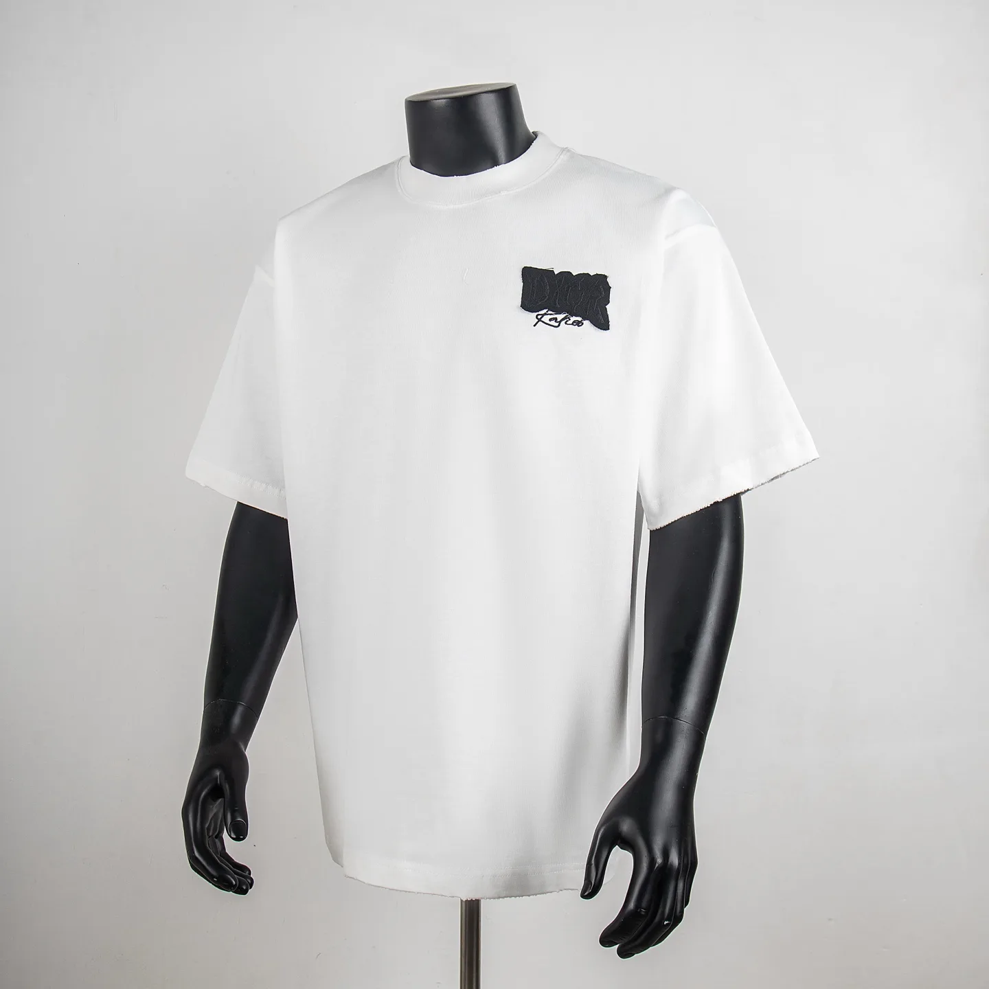 Logo Patch Distressed Cotton T-Shirt D12512717