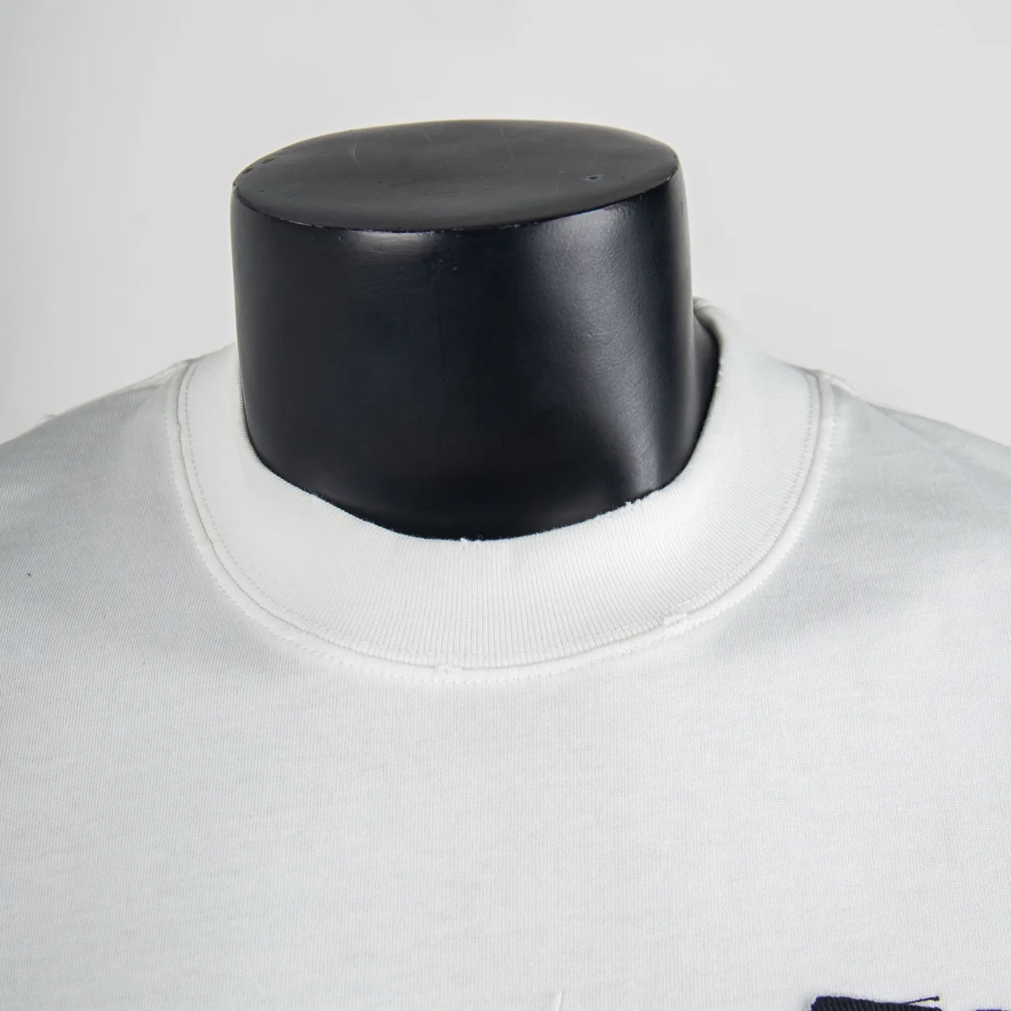 Logo Patch Distressed Cotton T-Shirt D12512717 — view 3