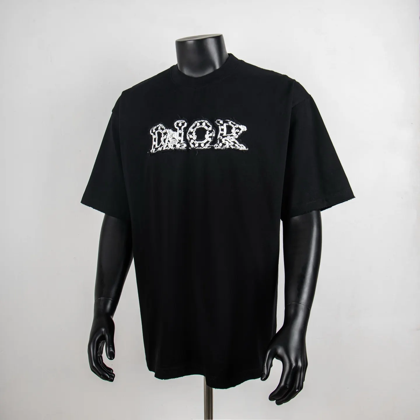 Distressed Logo Patch Cotton T-Shirt D12512715