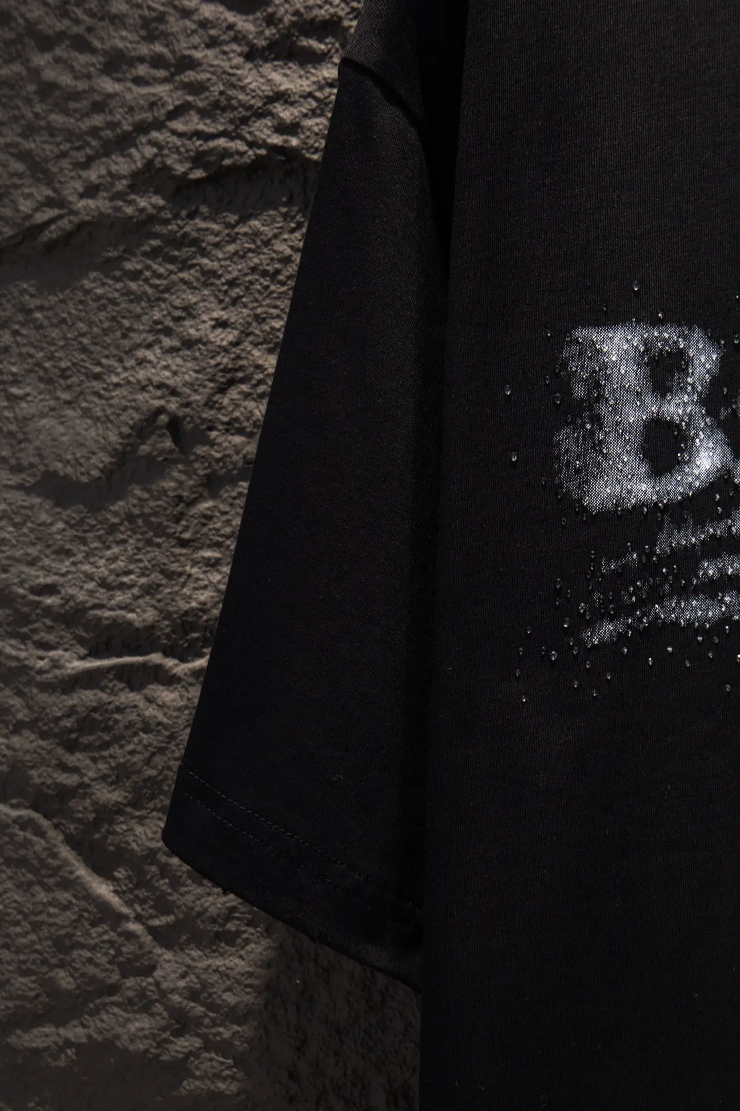 Oversized Rhinestone-Logo Distressed T-Shirt D13015393 — view 5