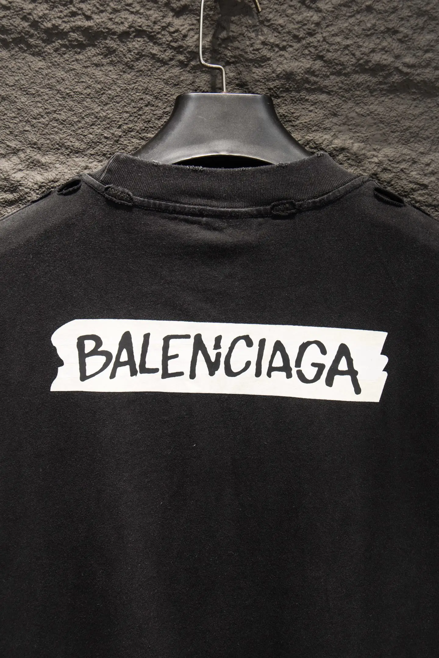 Oversized Distressed Tape Logo Long-Sleeve T-Shirt D14924214 — view 5