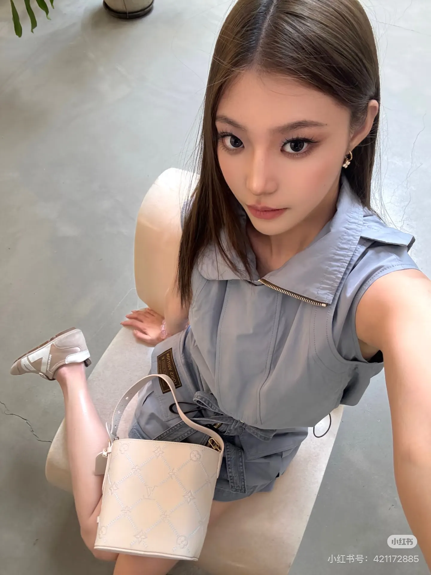 LV Embossed Leather Bucket Bag D33018245 — view 4