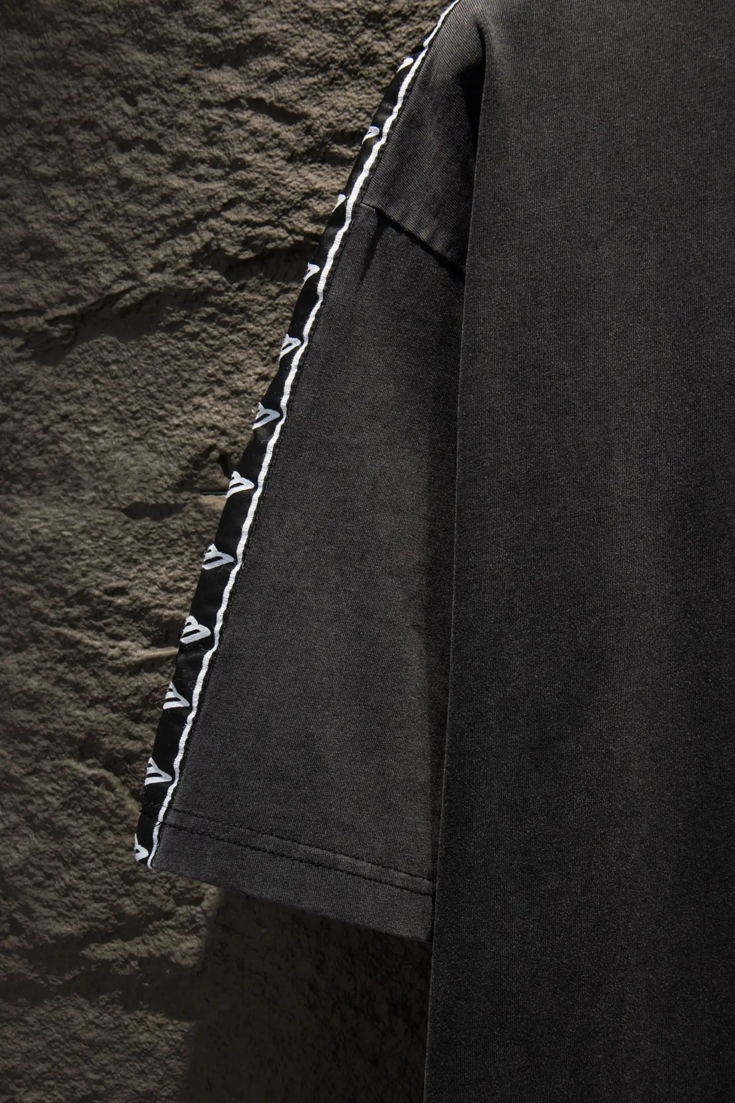 Oversized Washed Cotton T-Shirt with Logo Tape D9924256 — view 6