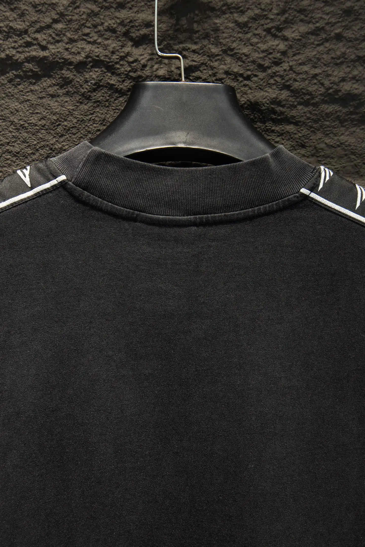Oversized Washed Cotton T-Shirt with Logo Tape D9924256 — view 7