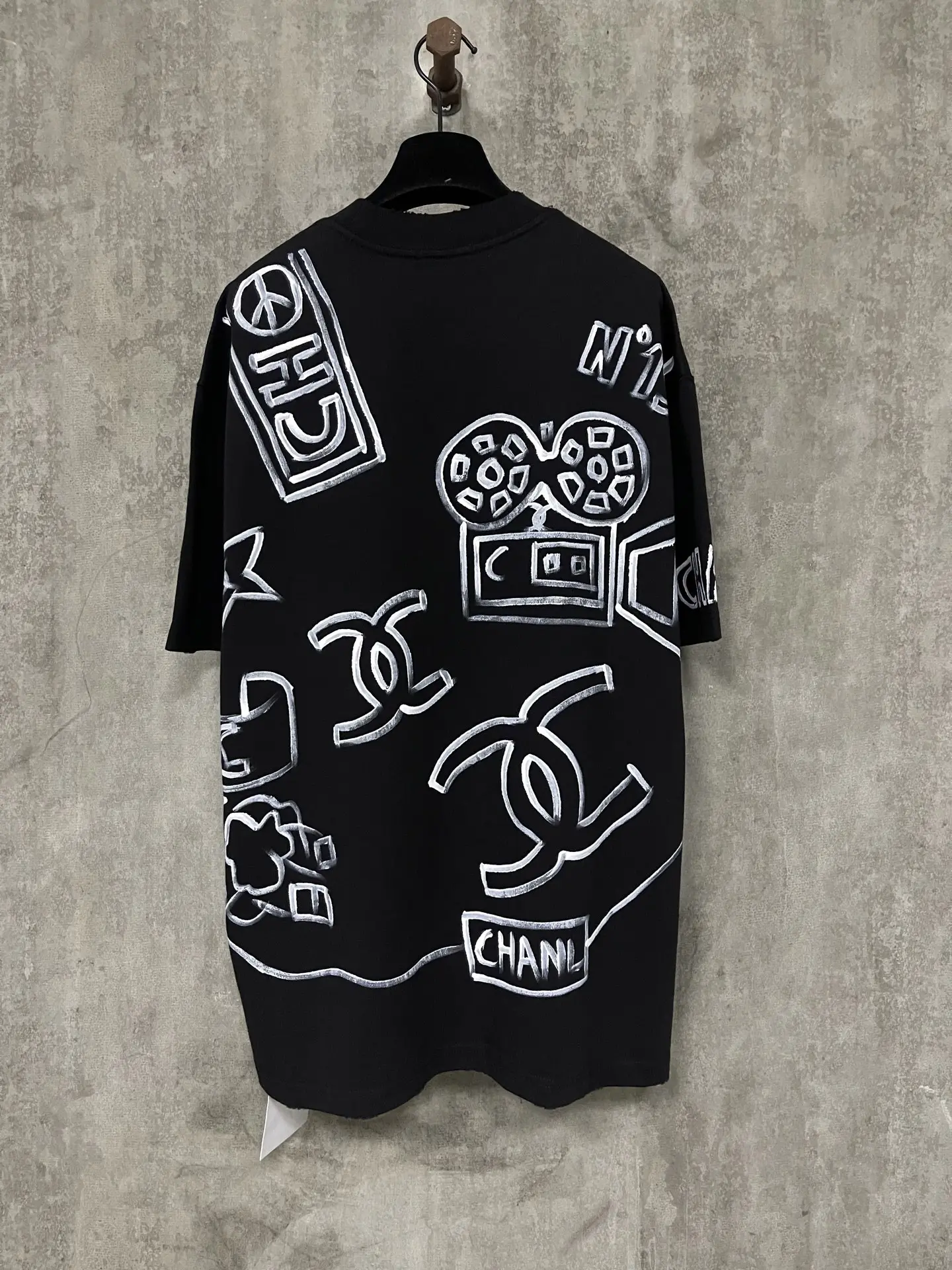 Hand-Painted Graffiti Heavyweight Cotton T-Shirt D17012346 — view 2