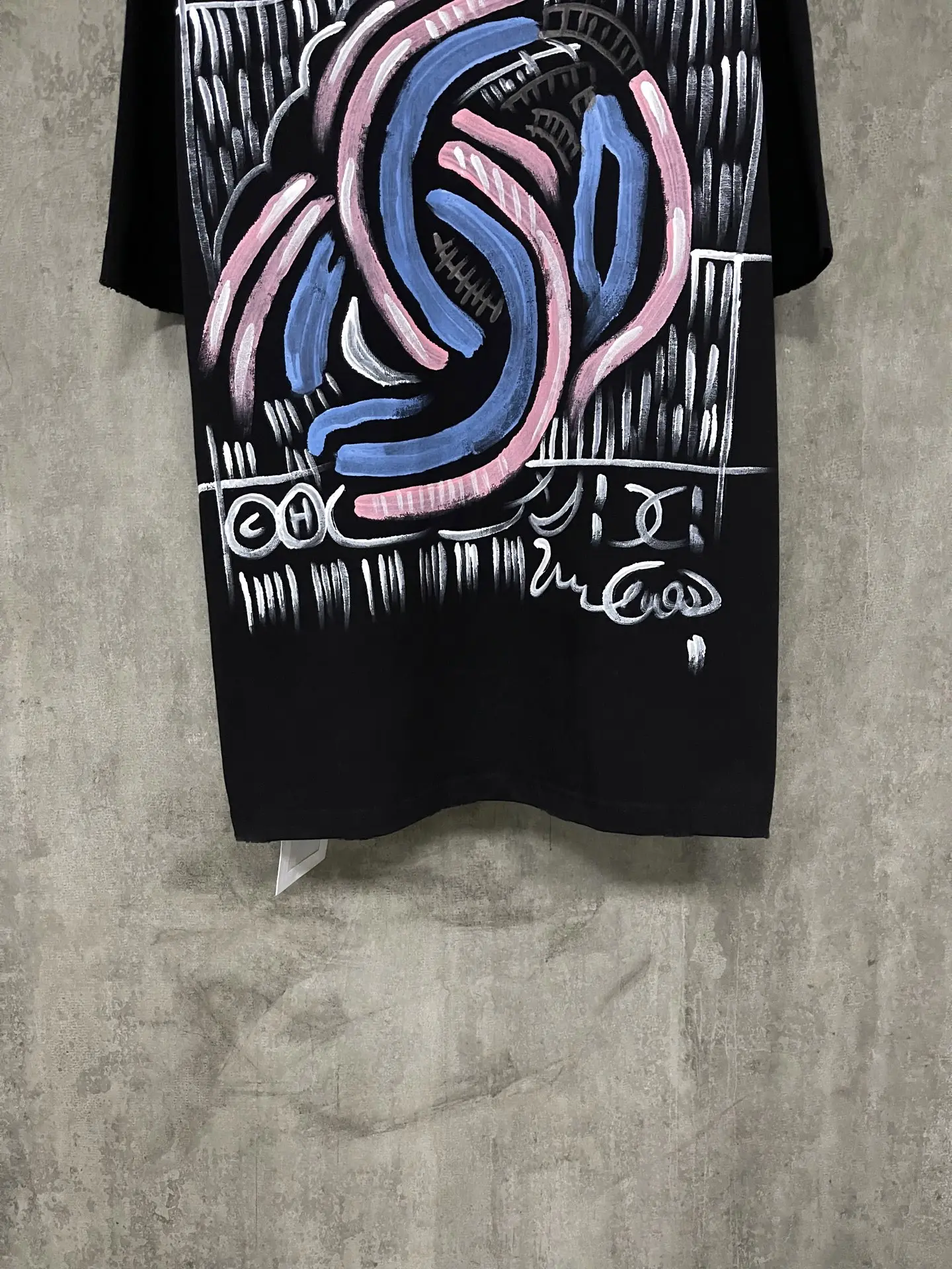 Hand-Painted Graffiti Logo Cotton T-Shirt D17012345 — view 8