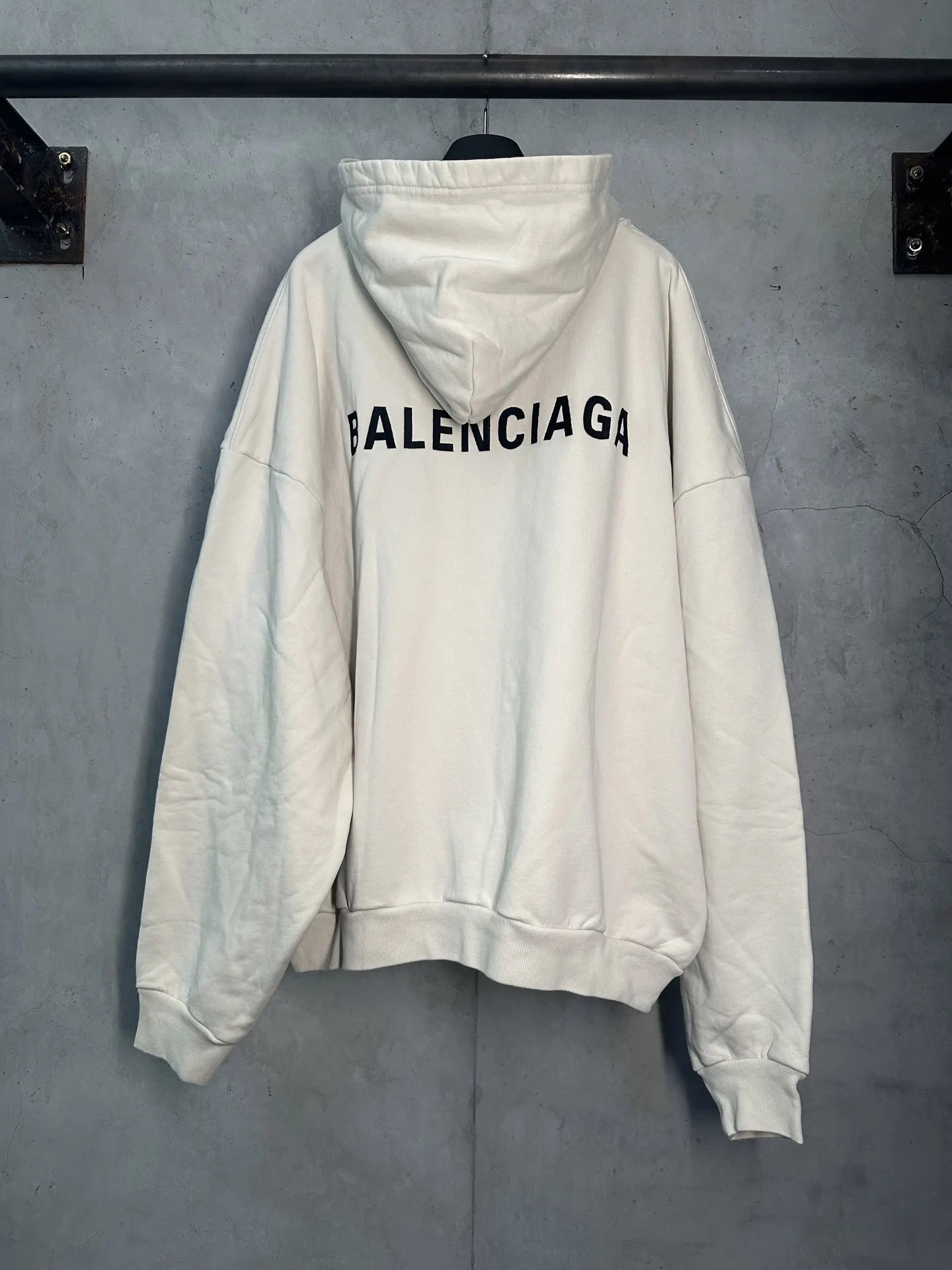 Logo Embroidered Oversized Hoodie D22012341 — view 2
