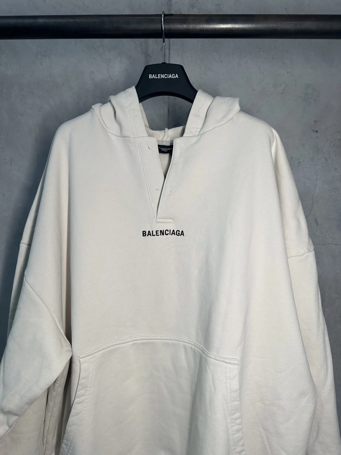 Logo Embroidered Oversized Hoodie D22012341 — view 3