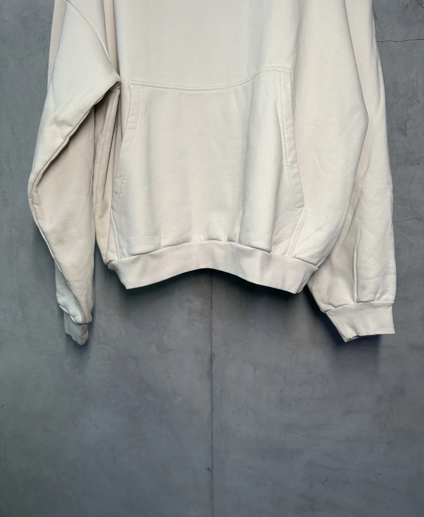 Logo Embroidered Oversized Hoodie D22012341 — view 4