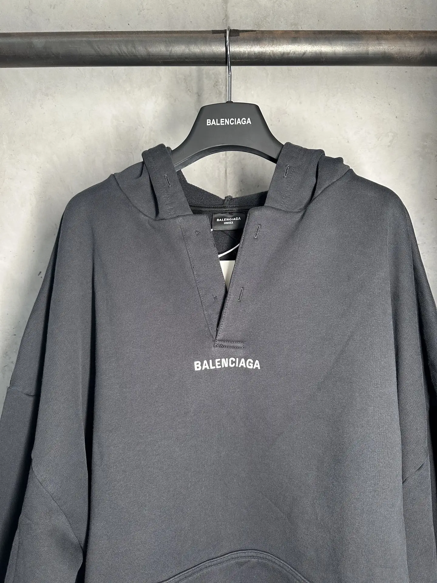 Logo Embroidered Oversized V-Neck Hoodie D22012342 — view 3