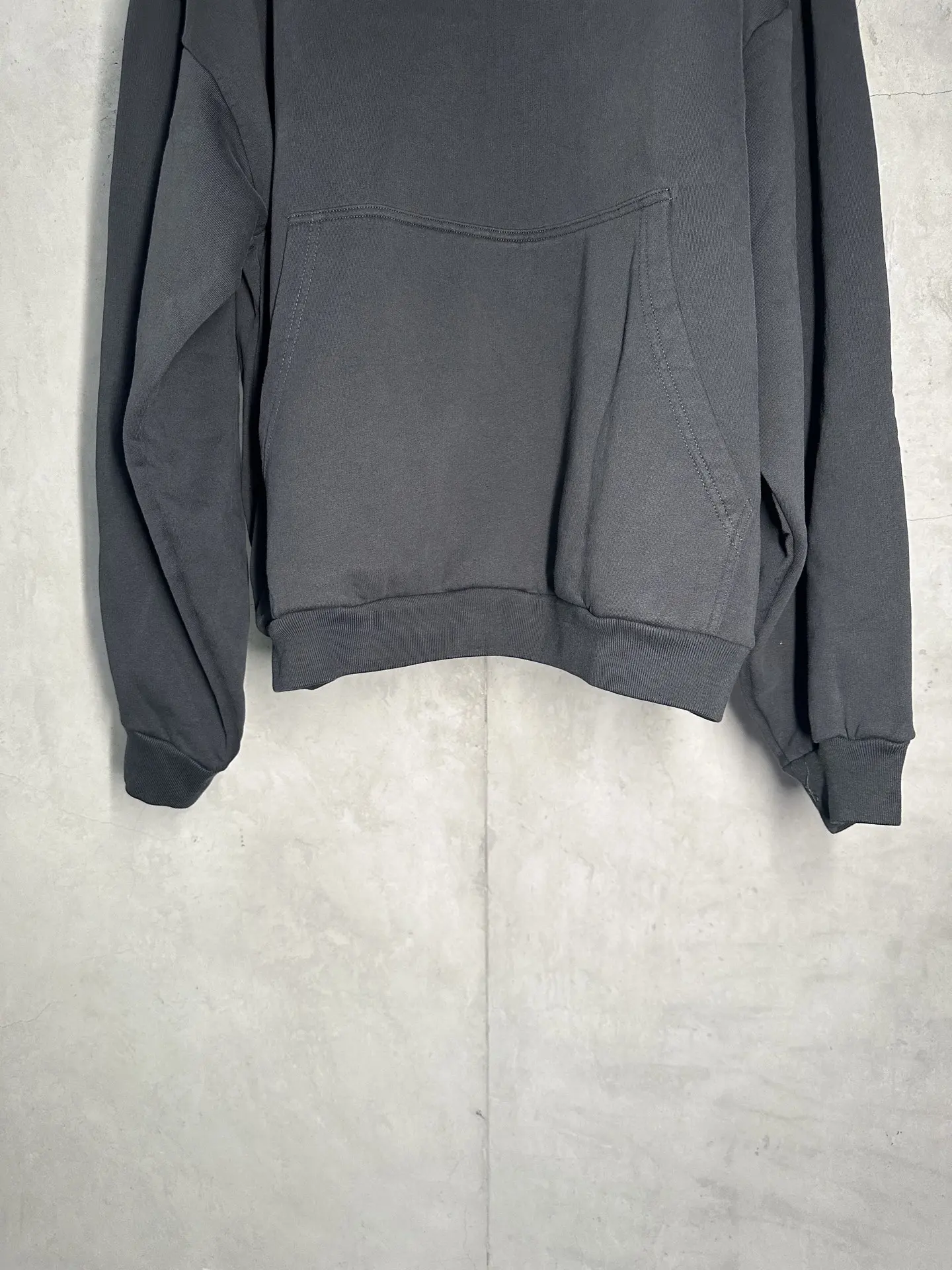 Logo Embroidered Oversized V-Neck Hoodie D22012342 — view 4