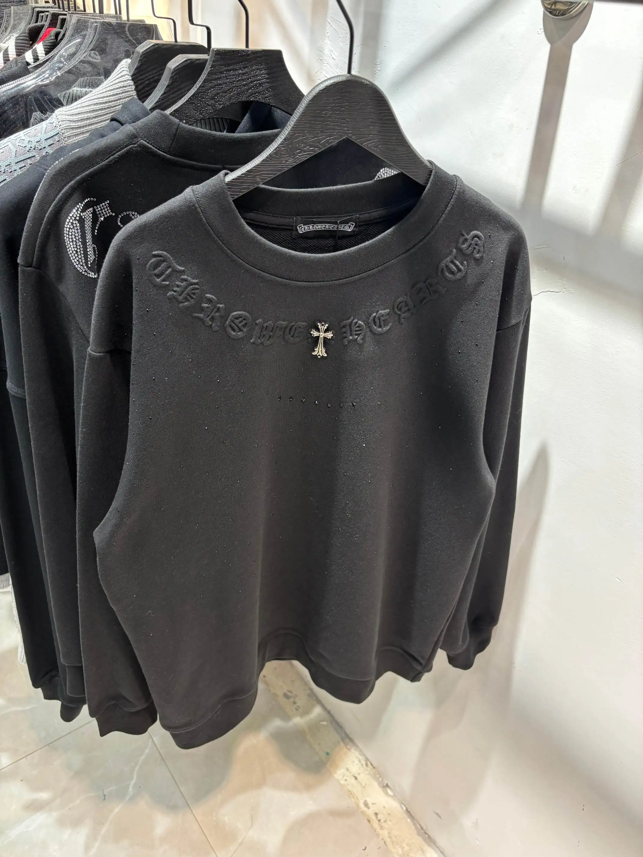 Embossed Logo Rhinestone Crew-Neck Sweatshirt D14513851