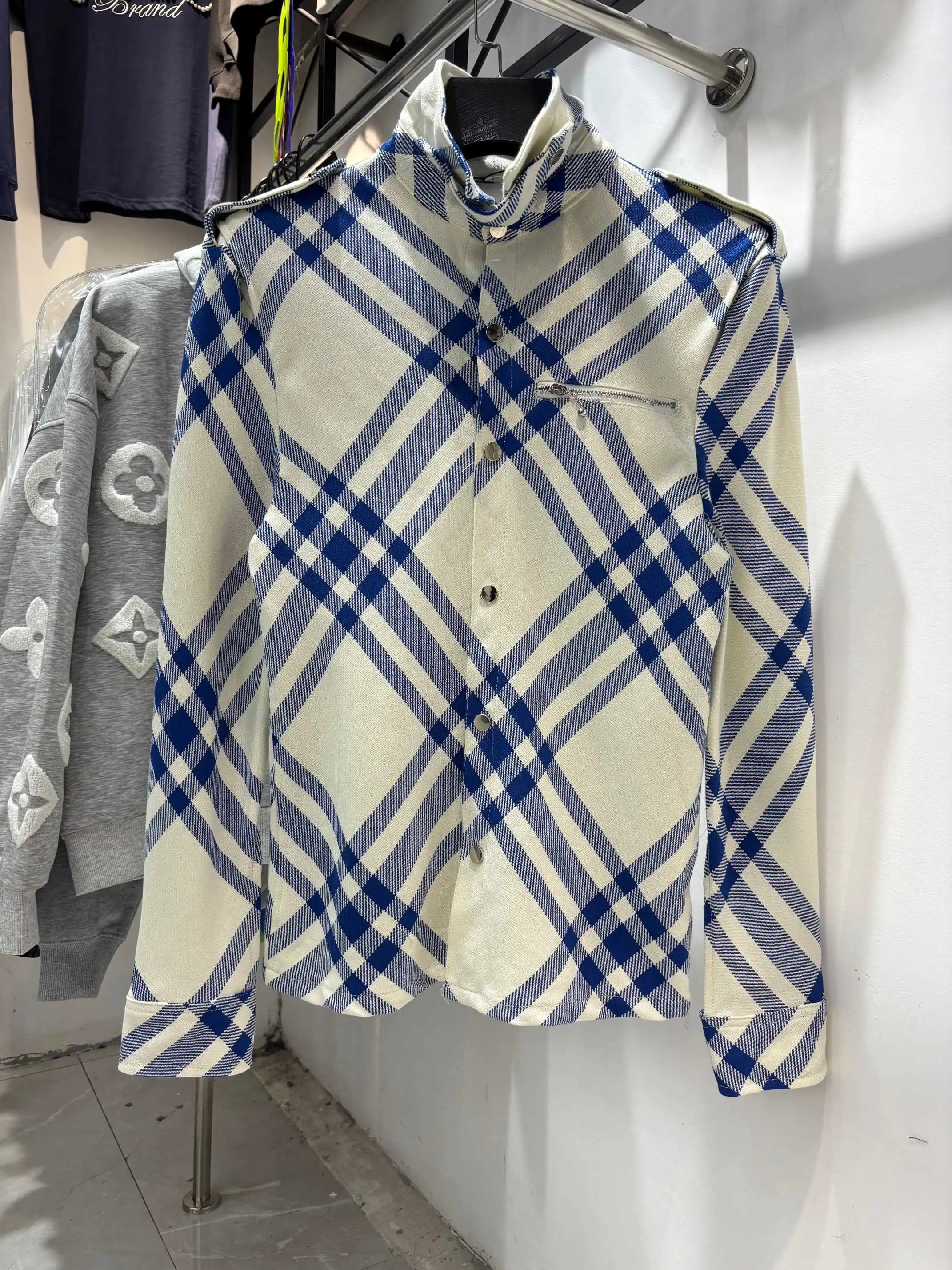 Check Wool-Blend Zip-Detail Jacket D18013850 — view 3
