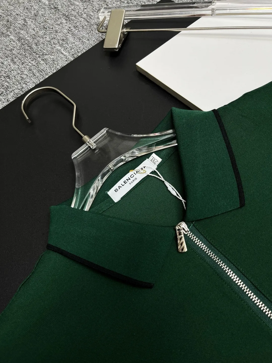 Logo Graphic Quarter-Zip Polo Shirt D11018836 — view 4
