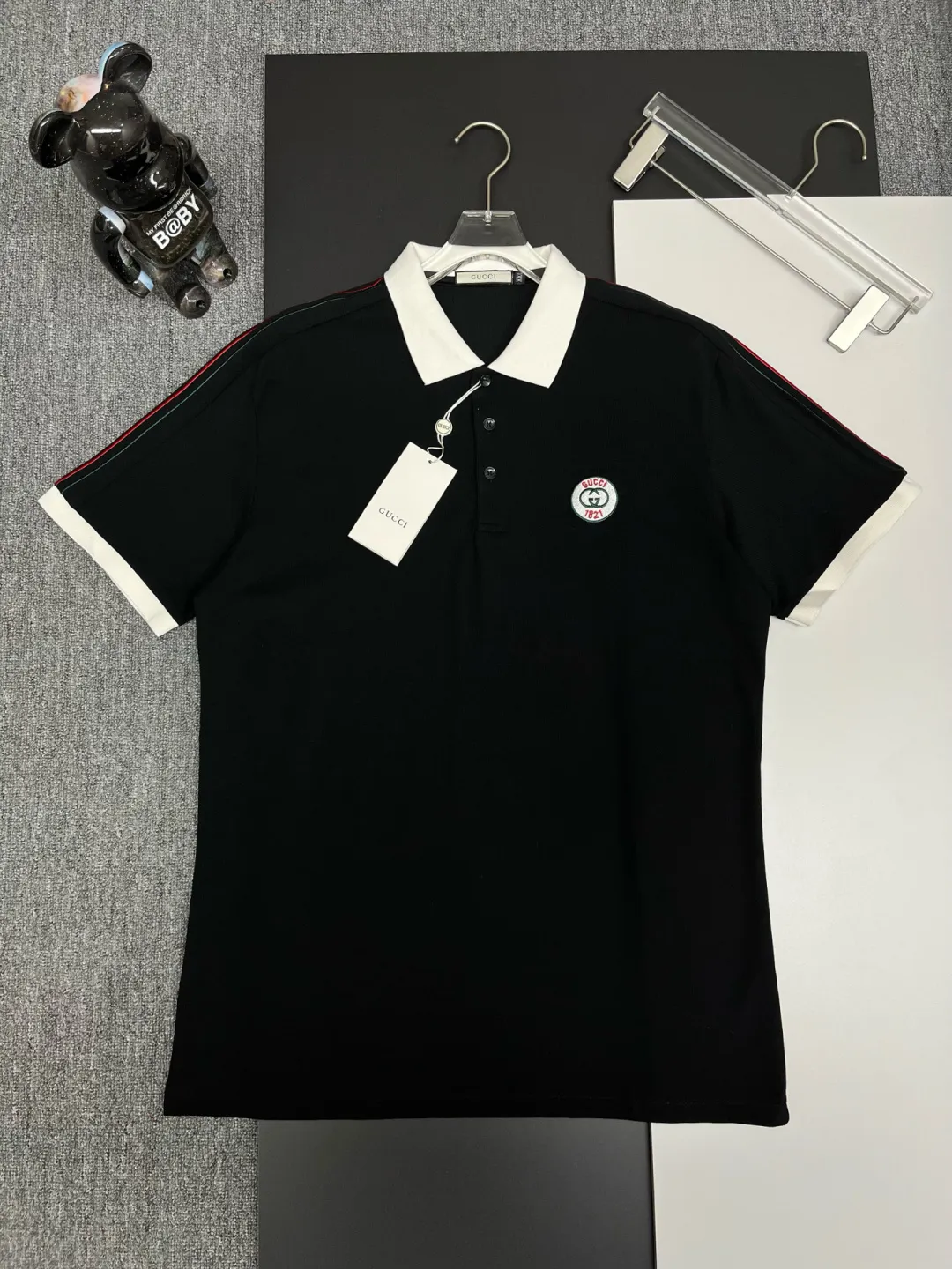 Contrast Collar Logo Patch Polo Shirt D11018882