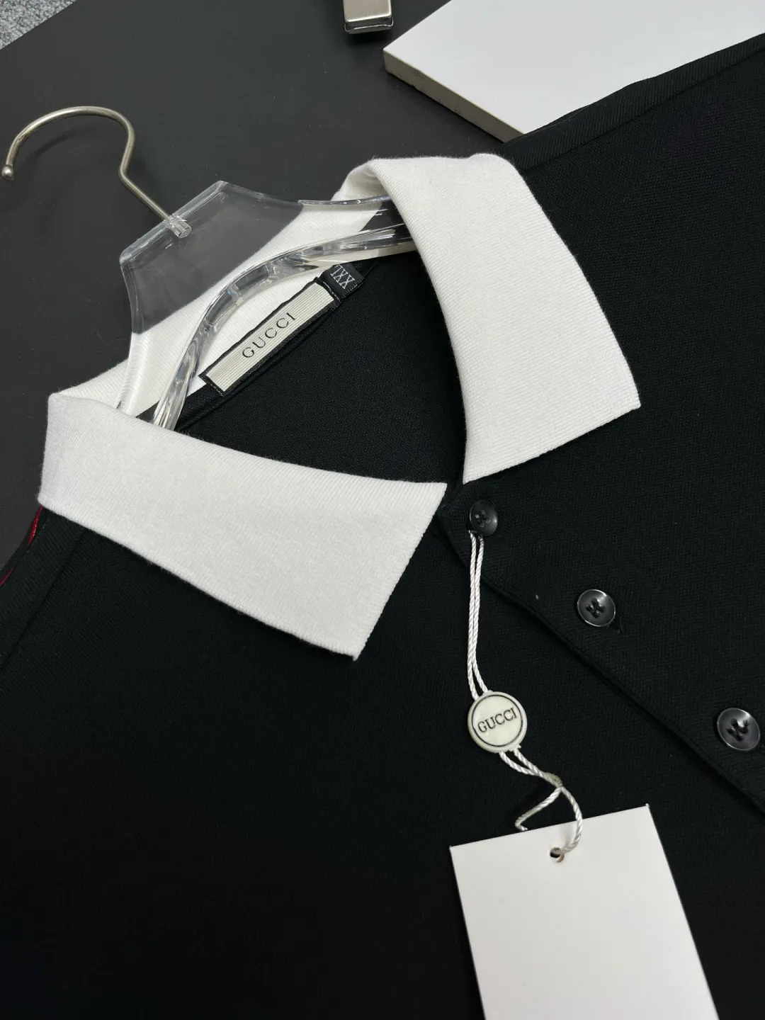Contrast Collar Logo Patch Polo Shirt D11018882 — view 3