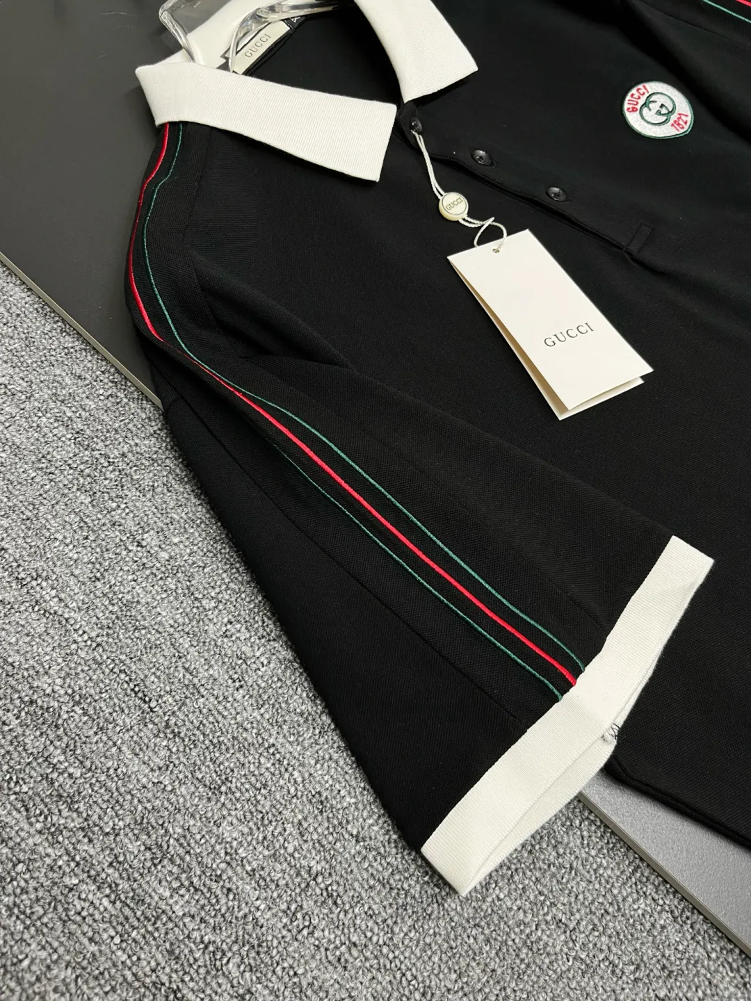 Contrast Collar Logo Patch Polo Shirt D11018882 — view 5