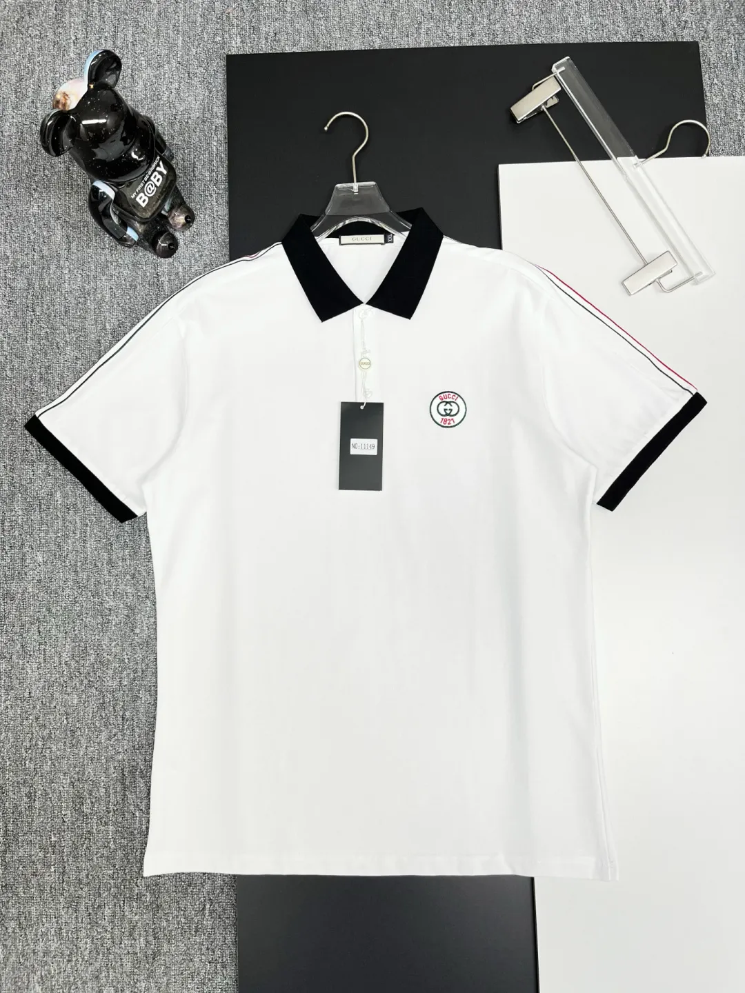 Contrast Collar Logo Patch Polo Shirt D11018884