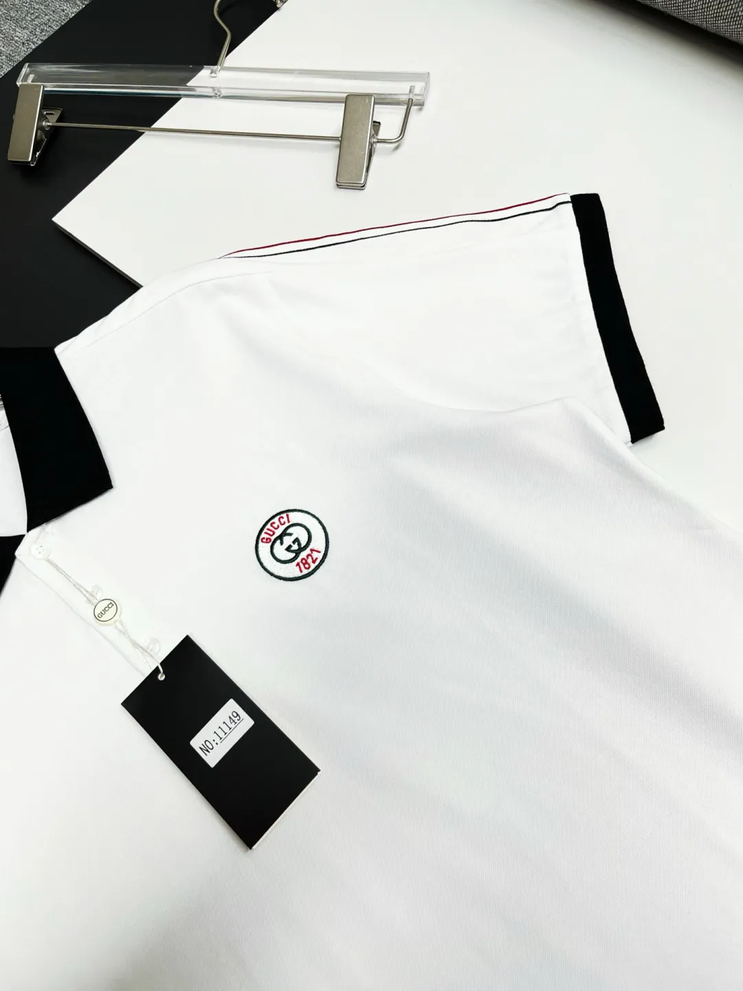 Contrast Collar Logo Patch Polo Shirt D11018884 — view 3
