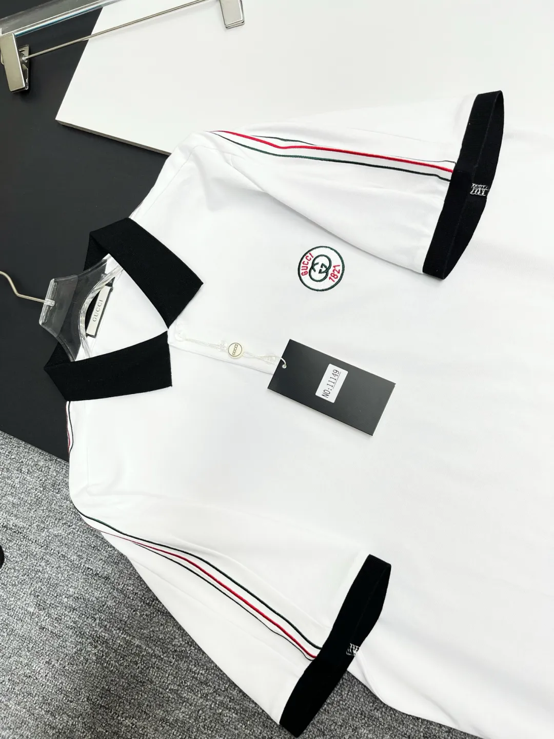 Contrast Collar Logo Patch Polo Shirt D11018884 — view 5
