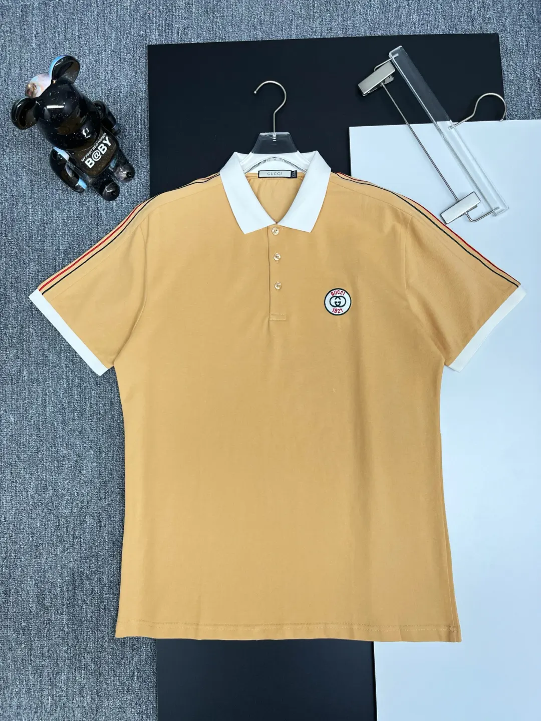 Contrast Collar Logo Patch Polo Shirt D11018883