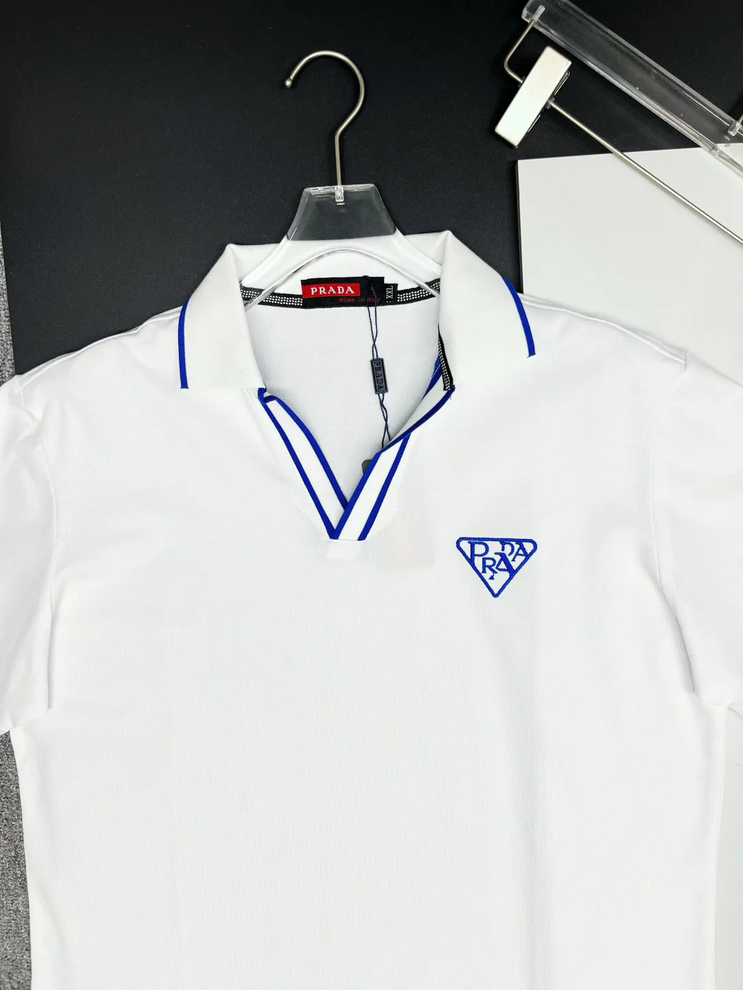 Contrast-Trim V-Neck Polo Shirt D11018929 — view 2