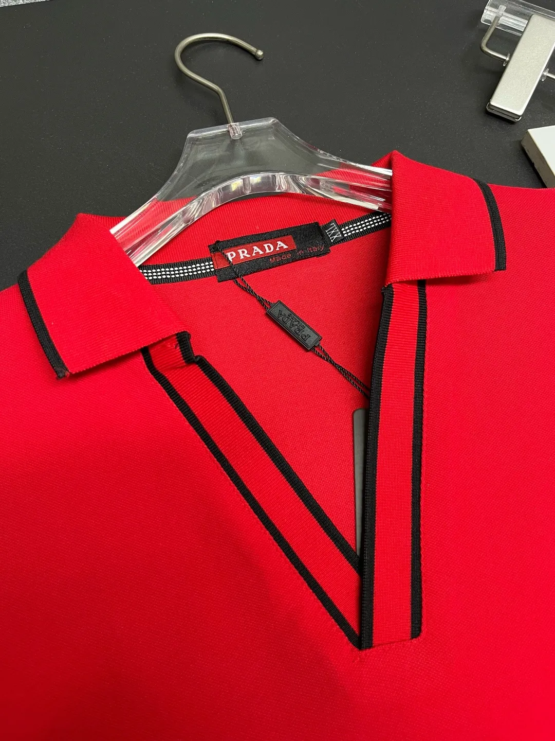 Contrast-Trim V-Neck Polo Shirt D11018930 — view 5