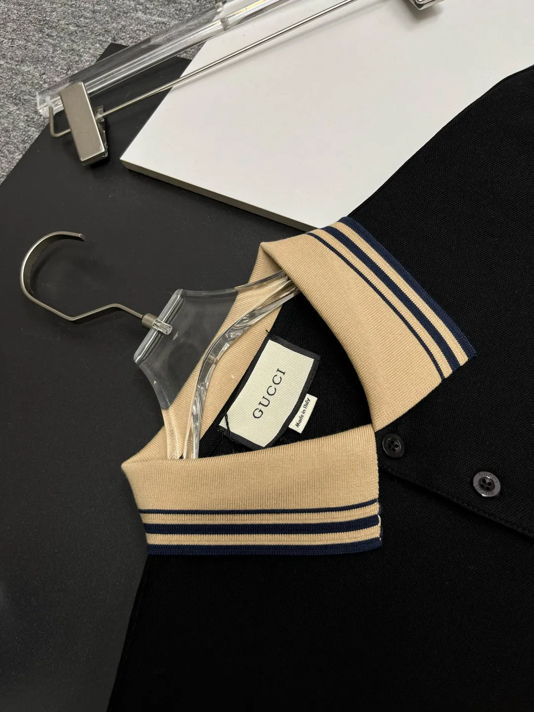 Interlocking G Contrast-Collar Polo Shirt D11018954 — view 4