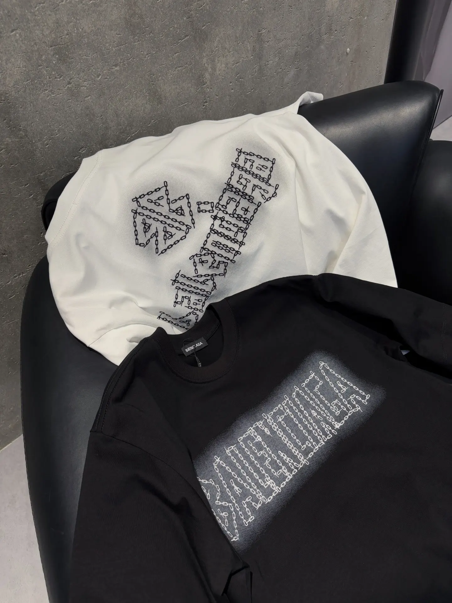 Chain Logo Graphic Cotton T-Shirt D9511632 — view 5
