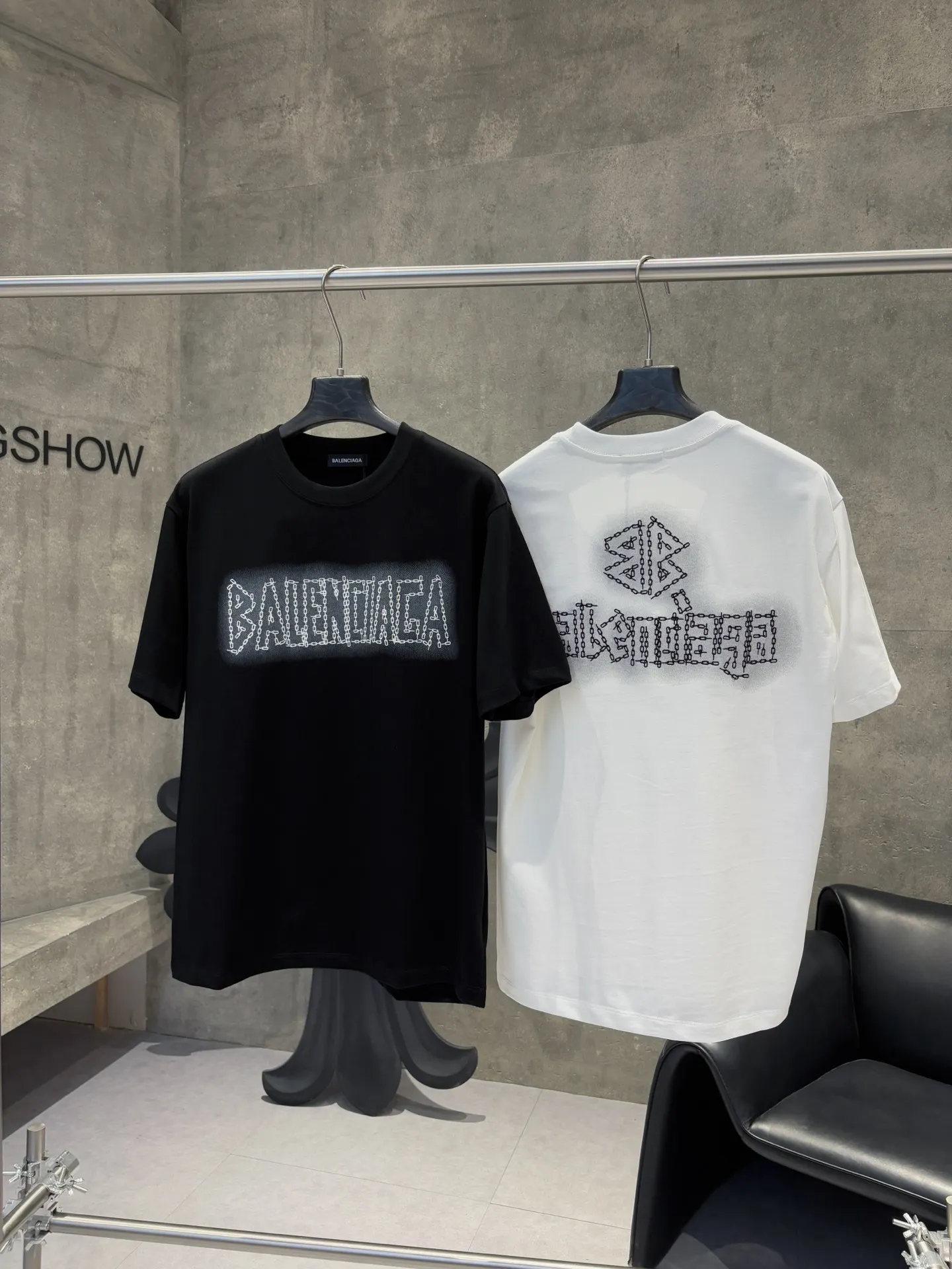 Chain Logo Graphic Cotton T-Shirt D9511632 — view 9