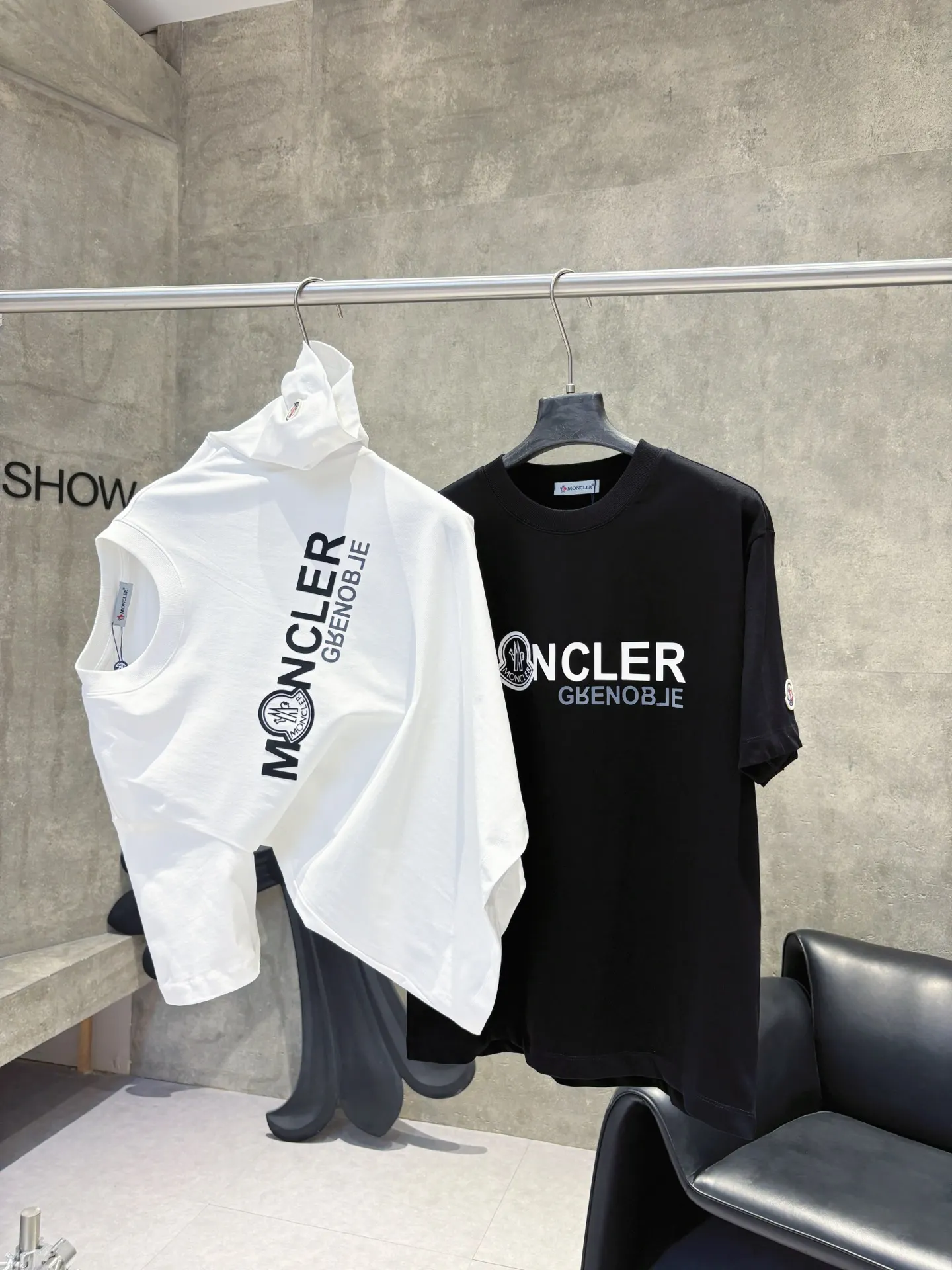 Grenoble Logo-Print Cotton T-Shirt D9511629 — view 7