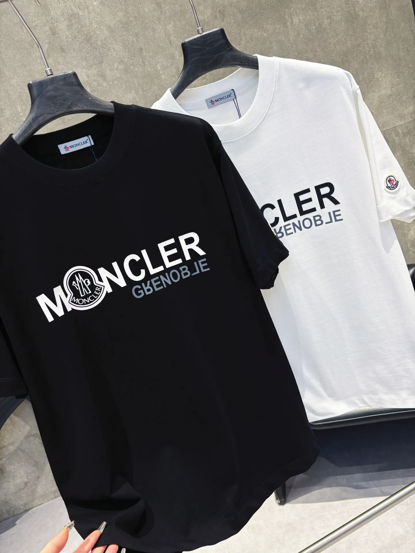 Grenoble Logo-Print Cotton T-Shirt D9511629 — view 8