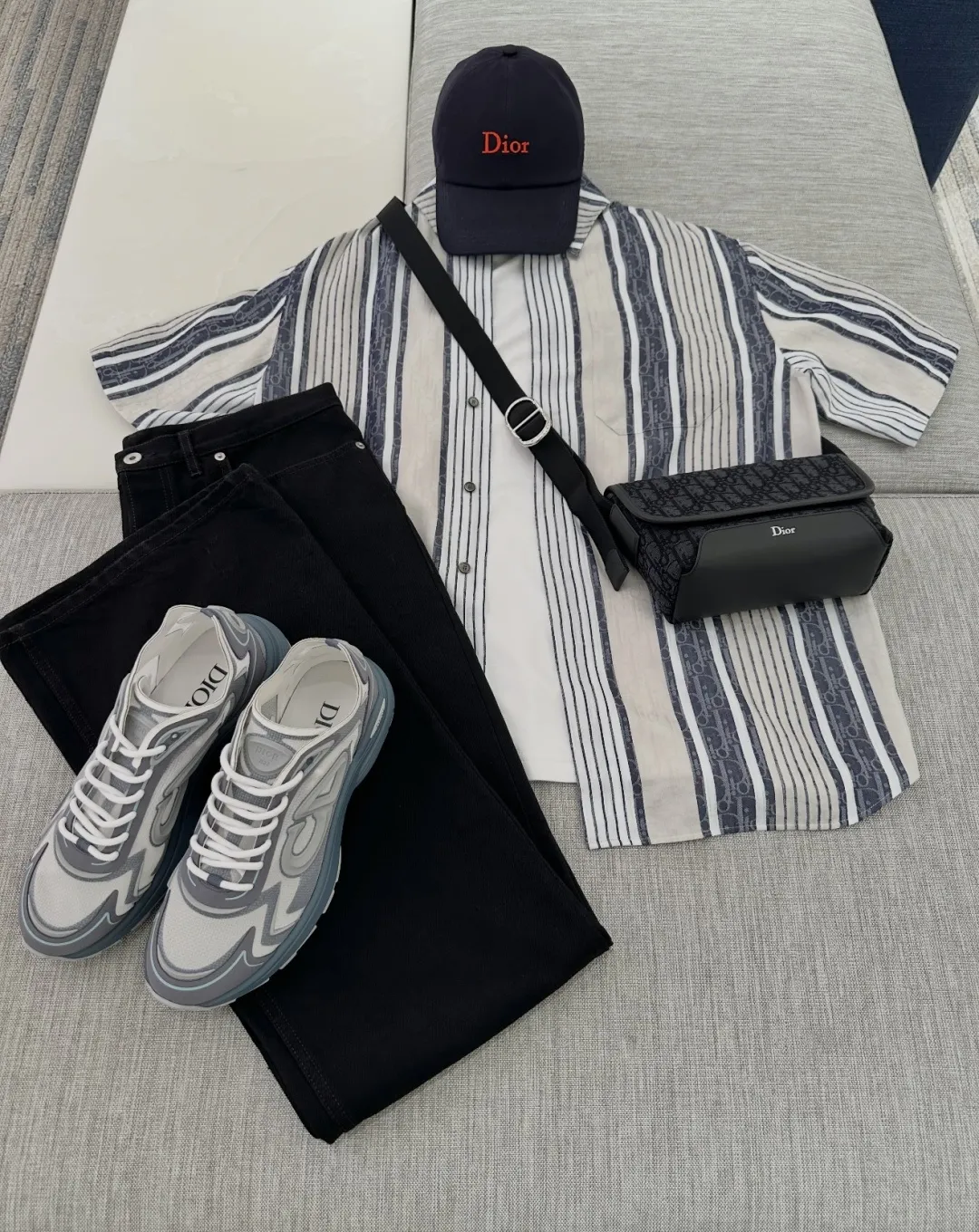 Dior Jett Oblique Messenger Bag D30018335 — view 6