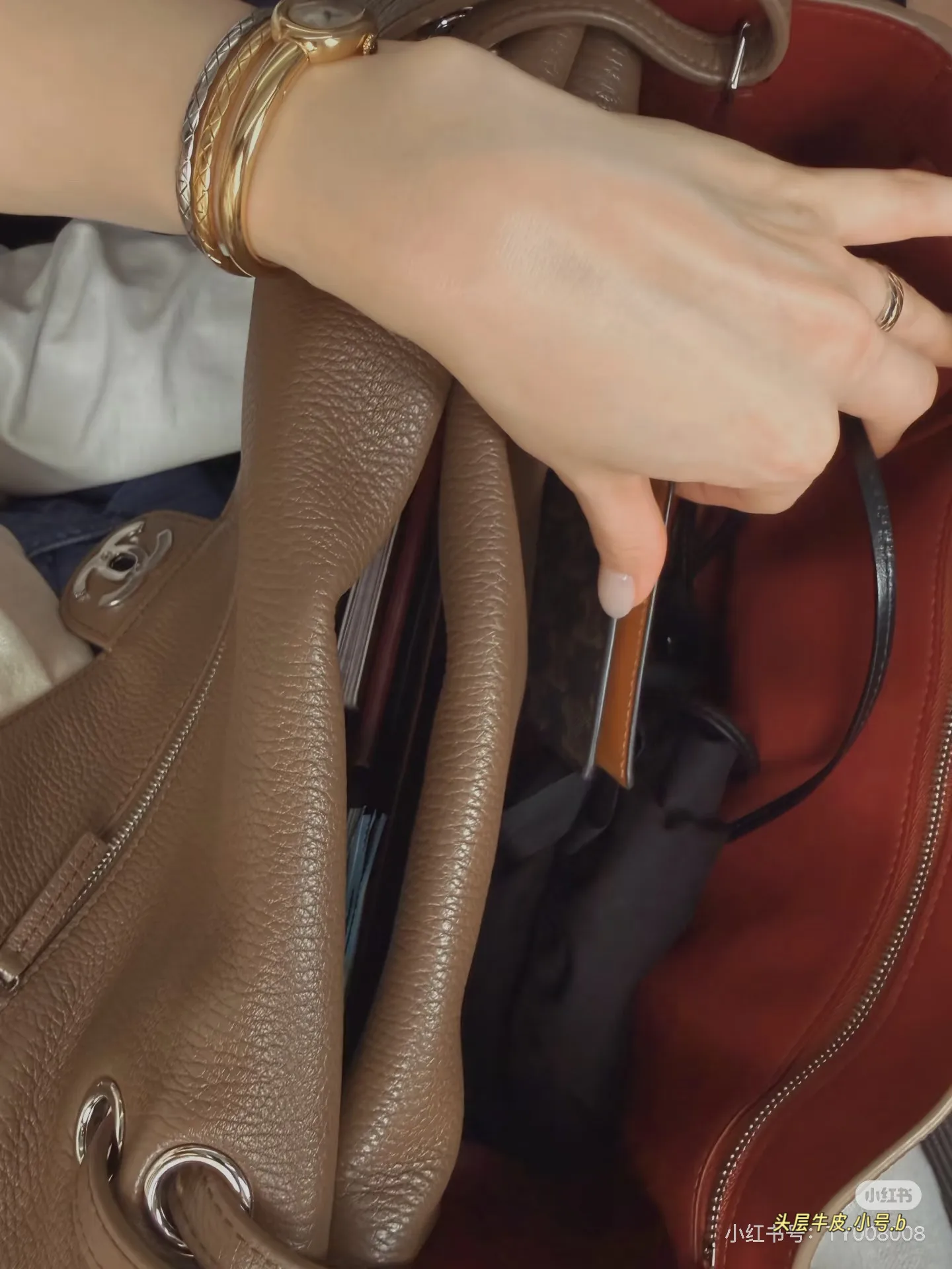 Chanel CF Grained Leather Shoulder Bag D50018533 — view 3