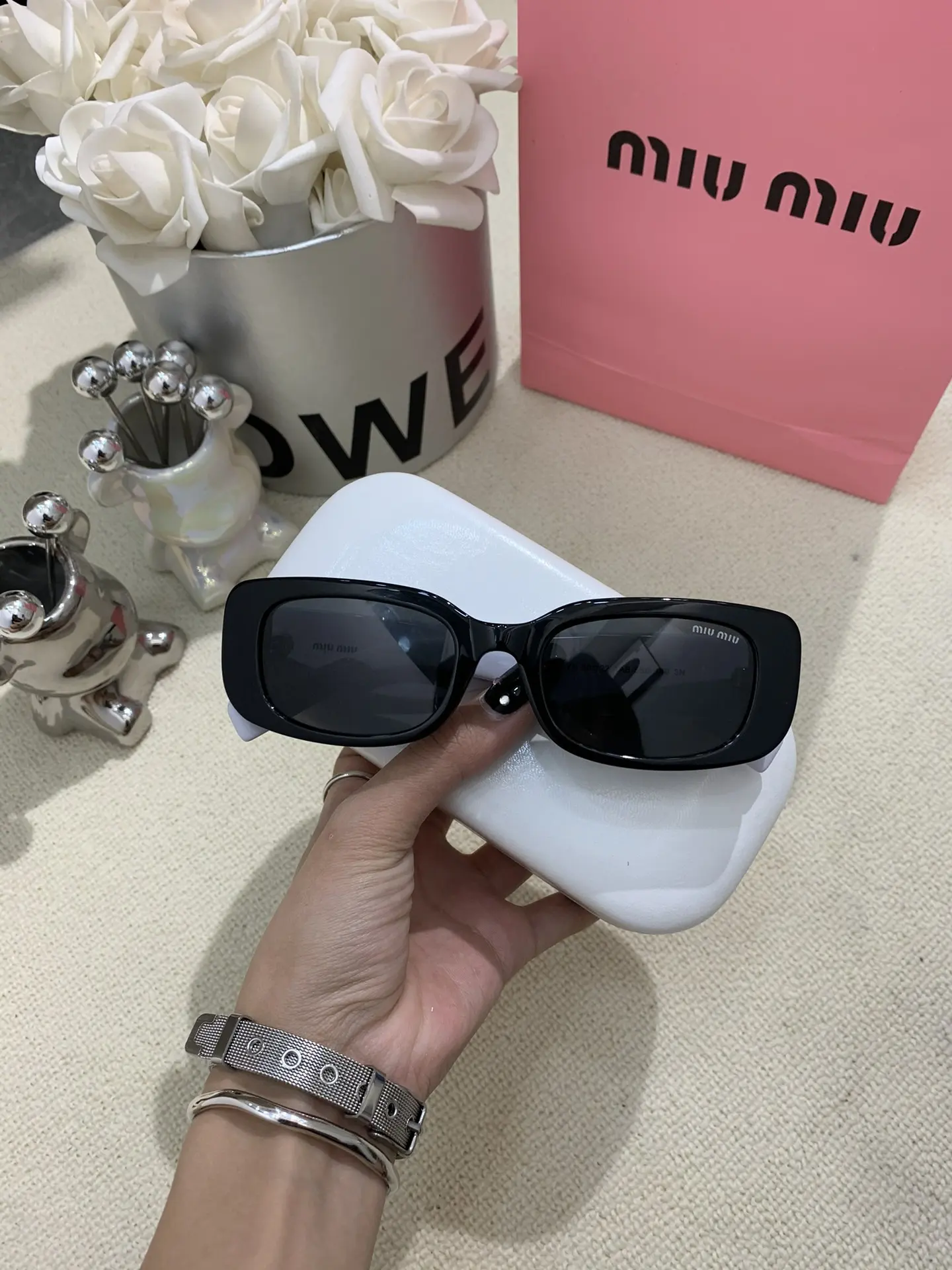 Miu Miu Oversized Sunglasses D20017795