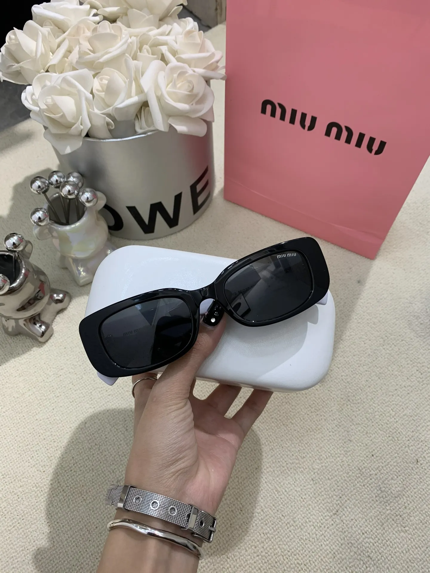 Miu Miu Oversized Sunglasses D20017795 — view 2