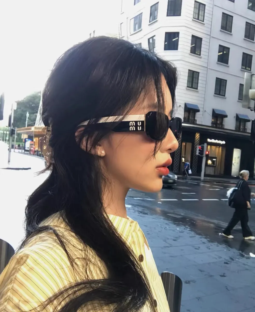 Miu Miu Oversized Sunglasses D20017795 — view 9