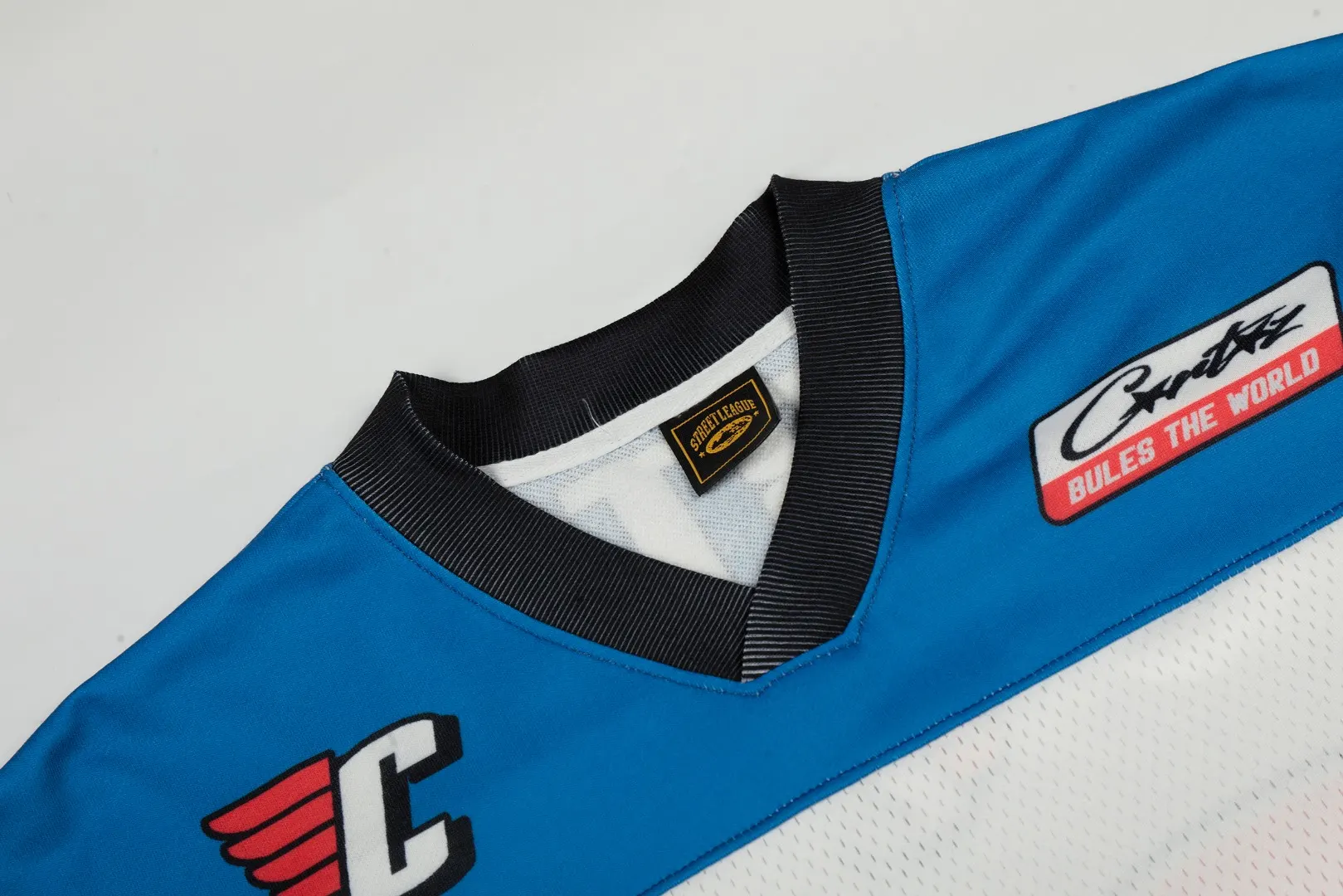 Corteiz Mesh Panel V-Neck Jersey T-Shirt D8811915 — view 4