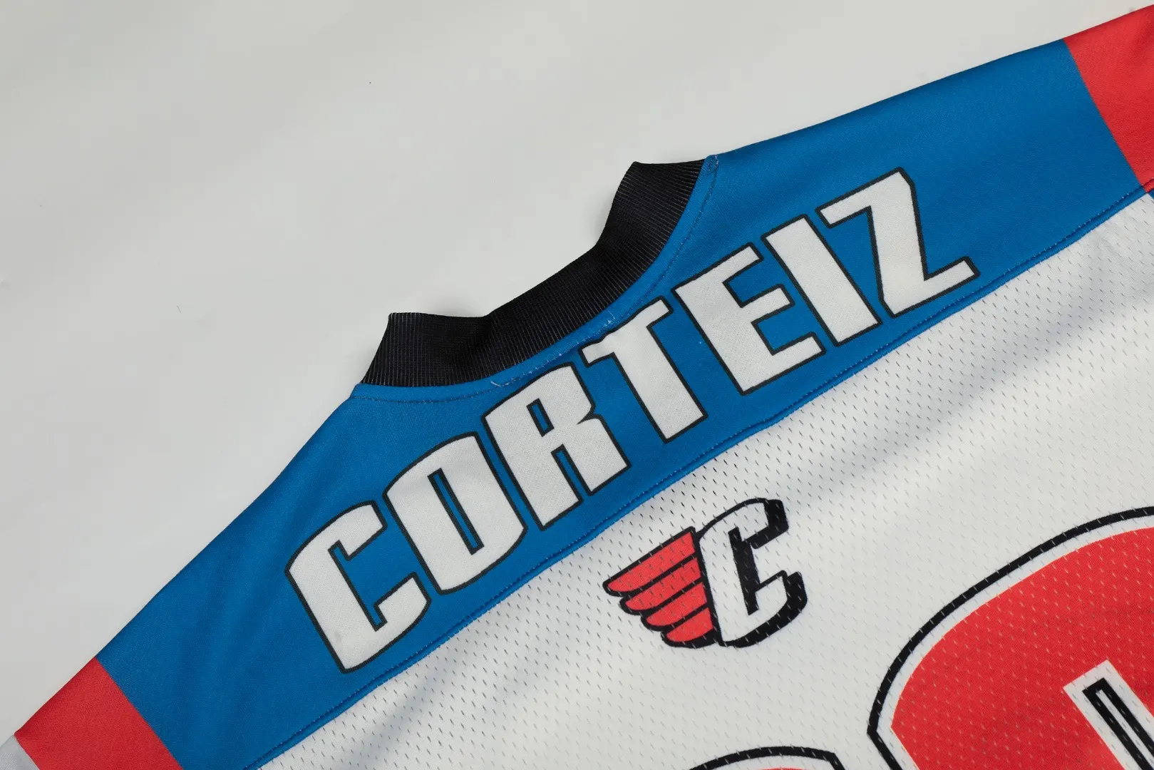 Corteiz Mesh Panel V-Neck Jersey T-Shirt D8811915 — view 6