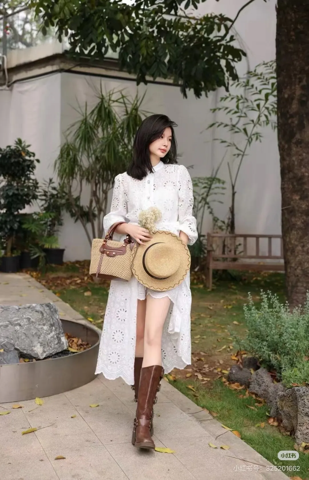 Woven Straw Top-Handle Tote Bag D30018360 — view 7