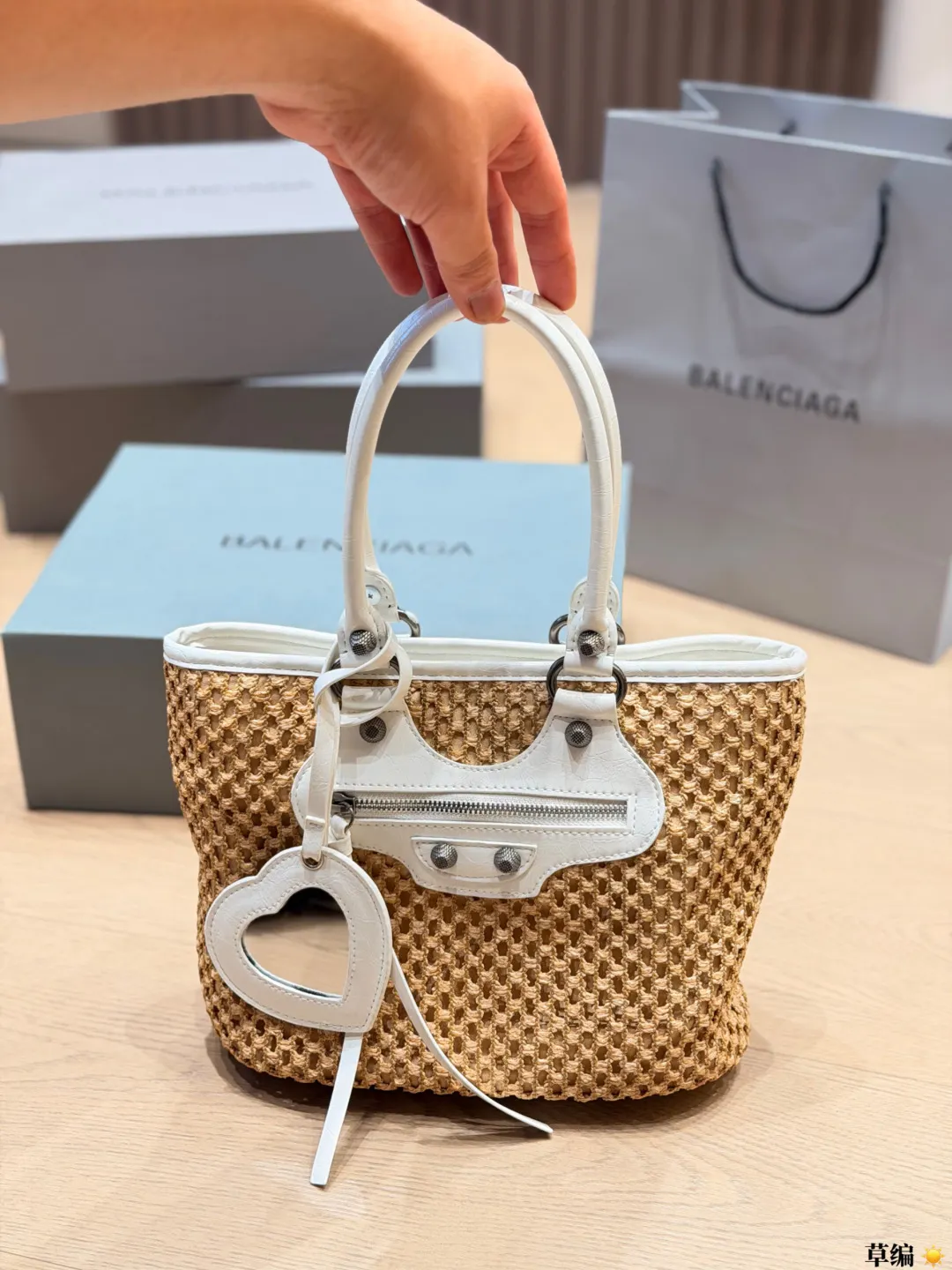 Raffia Woven Top-Handle Tote Bag D30018361