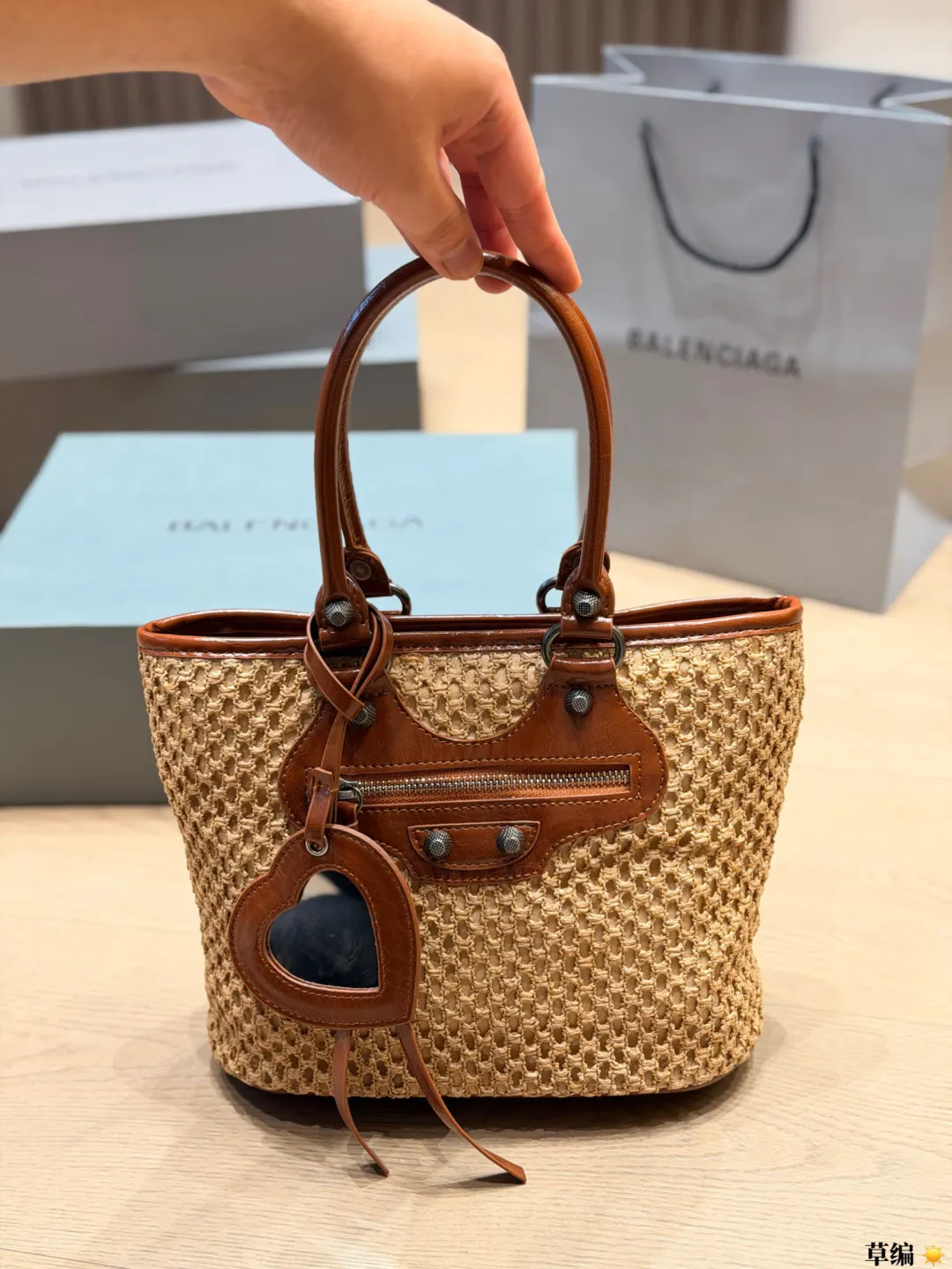 Raffia Woven Top-Handle Tote Bag D30018361 — view 11