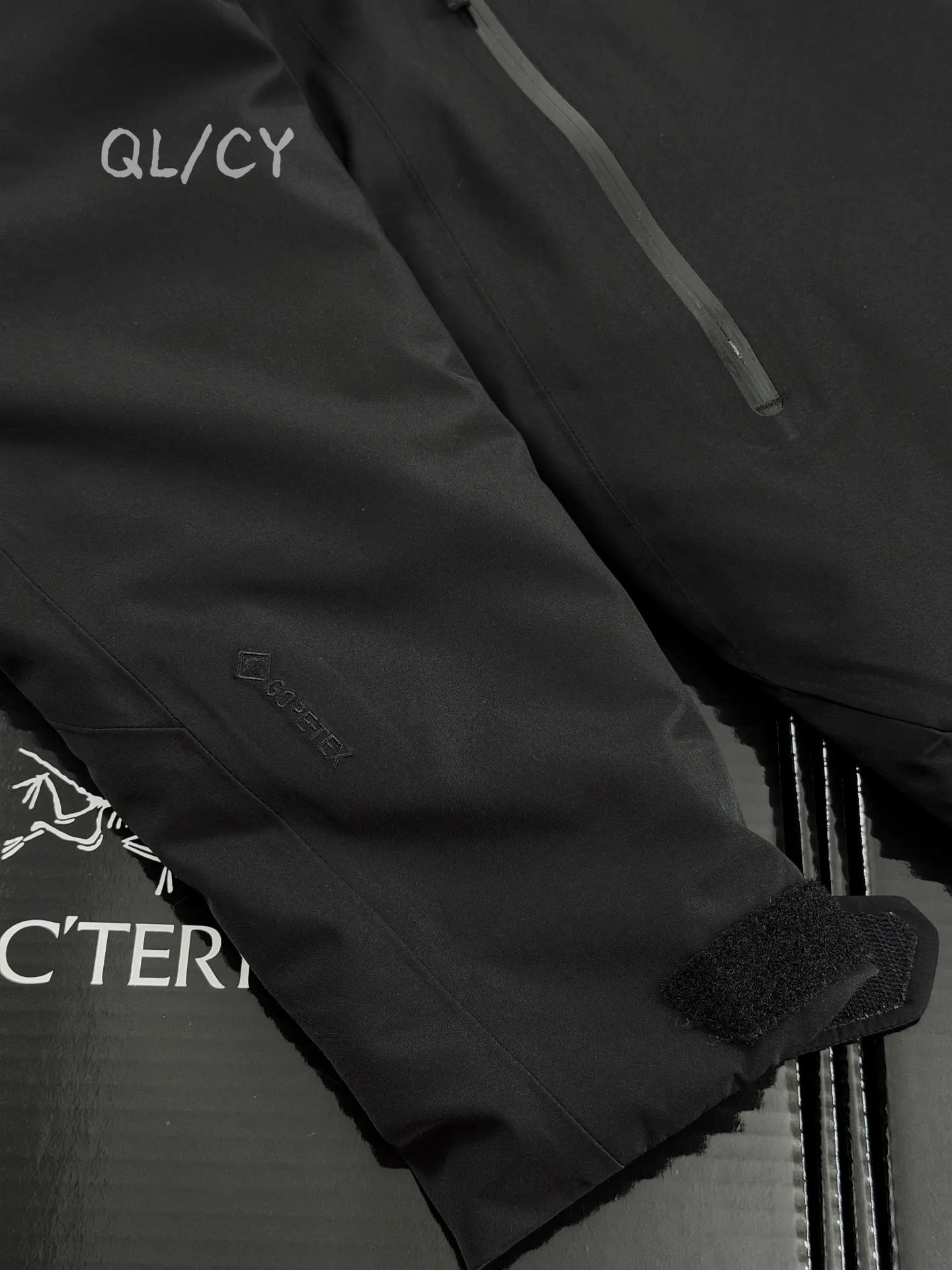 Nita Down GORE-TEX Hooded Puffer Jacket D58020961 — view 4