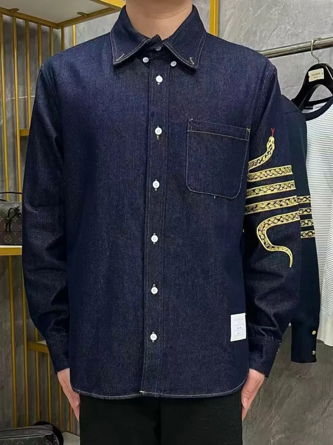 Snake Embroidery Denim Oxford Shirt D22513089 — view 3